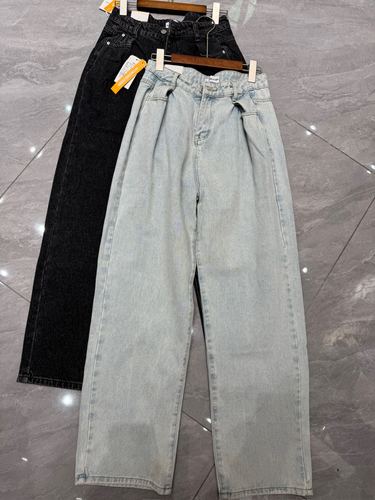 Belted jeans
