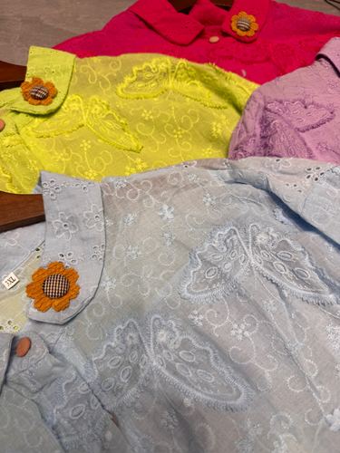 Jacquard shirt with flower brooch