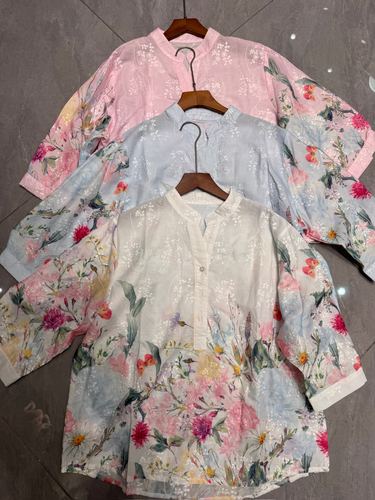 Floral print blouse