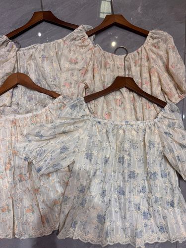Floral print short-sleeve blouse