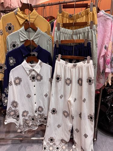 Embroidered motif shirt & pants set