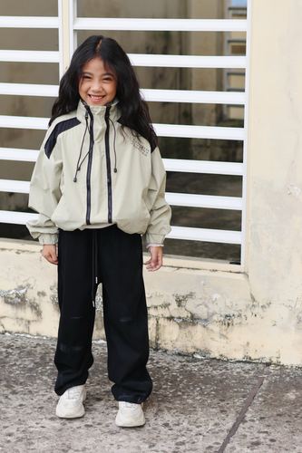 Colour-block windbreaker