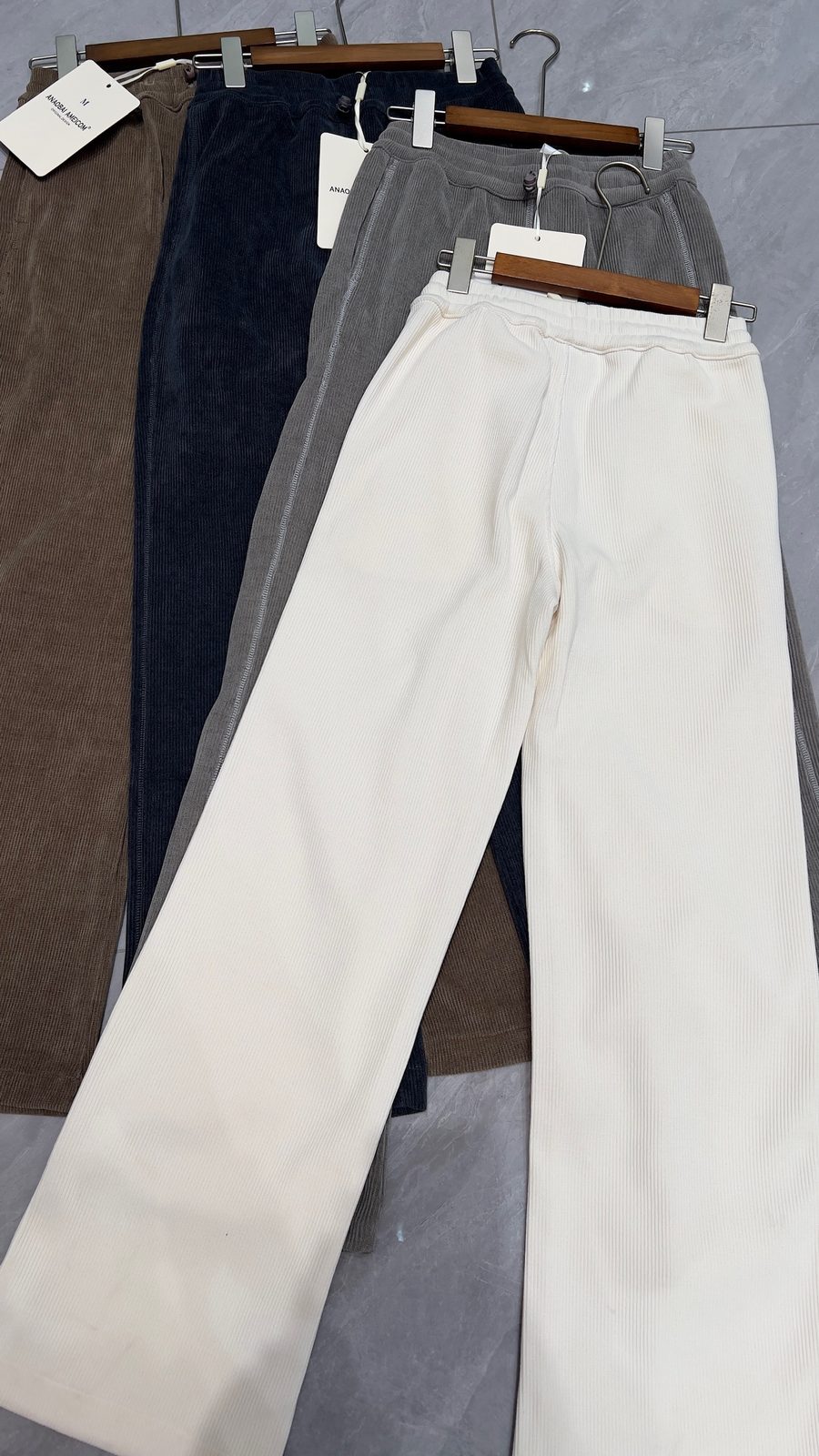 Side-stripe wide-leg trousers