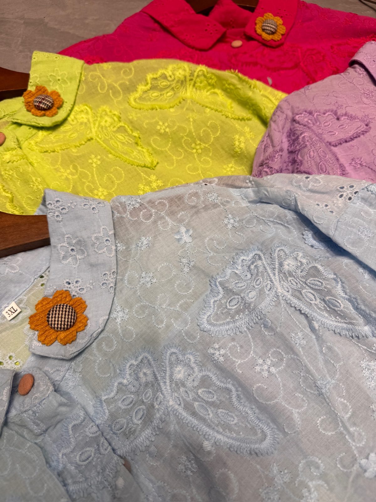 Jacquard shirt with flower brooch
