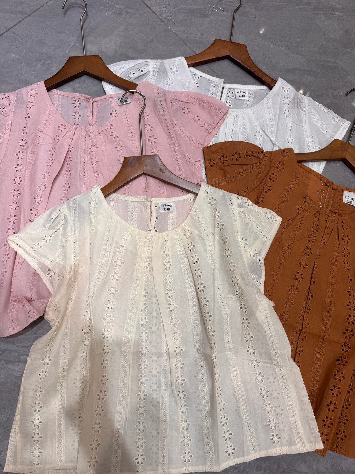 Lace-trim blouse