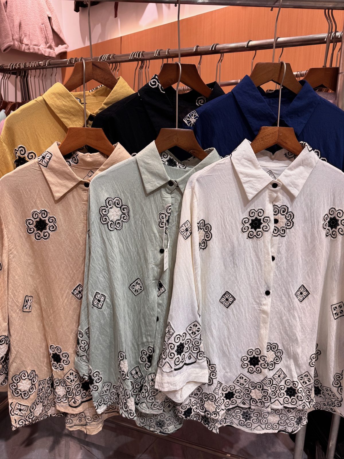 Floral appliqué shirt